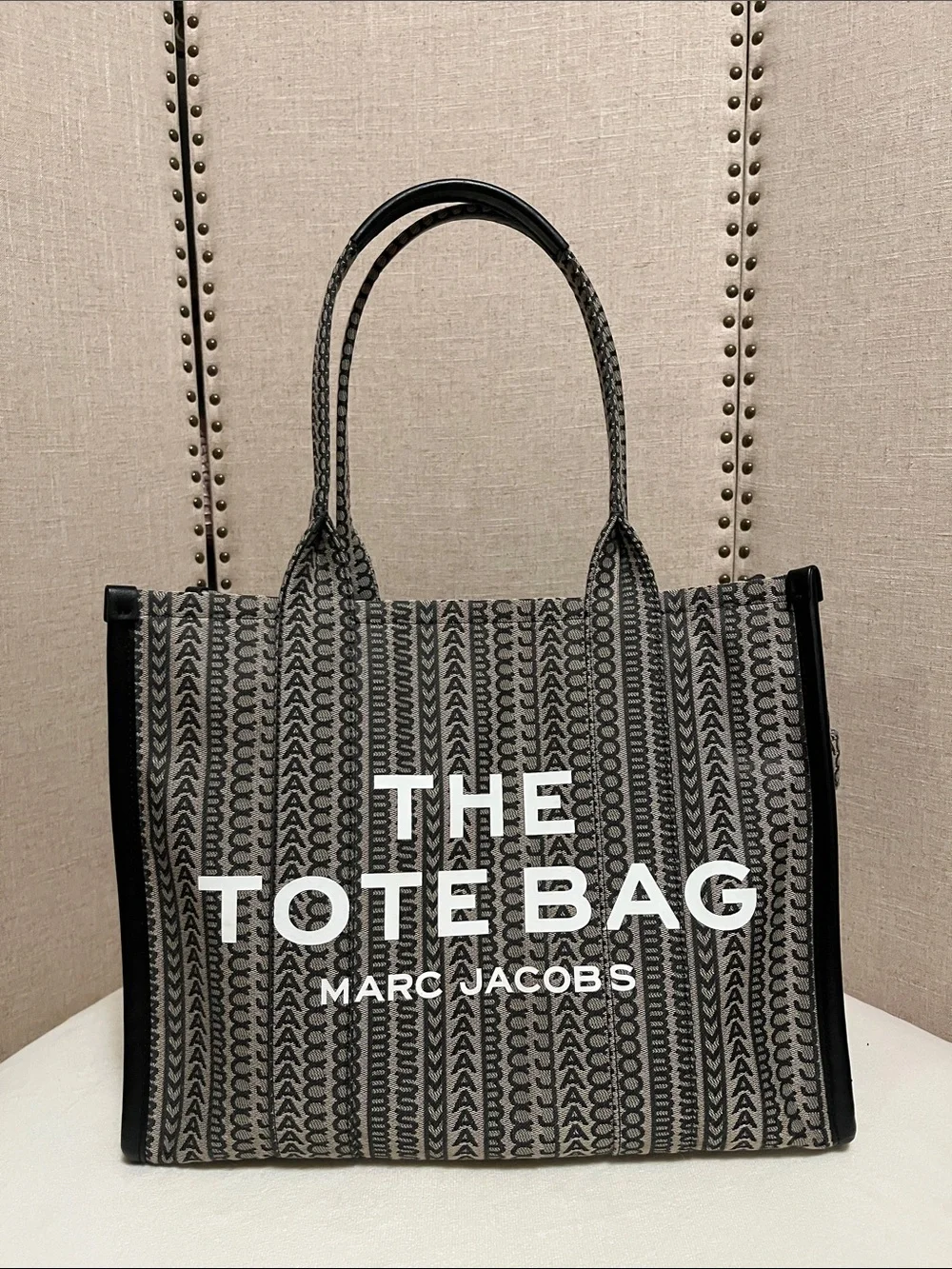 Marc Jacobs Large Jacquard Monogram Tote - Picture 8 of 16
